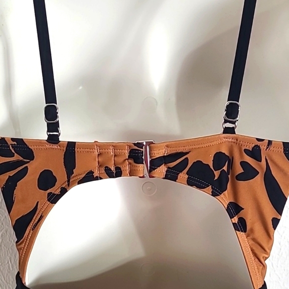 Cupshe Brown/Black Swimsuit, Criss-Cross Neckline,Cutouts, Size Medium, NWT - Picture 7 of 9